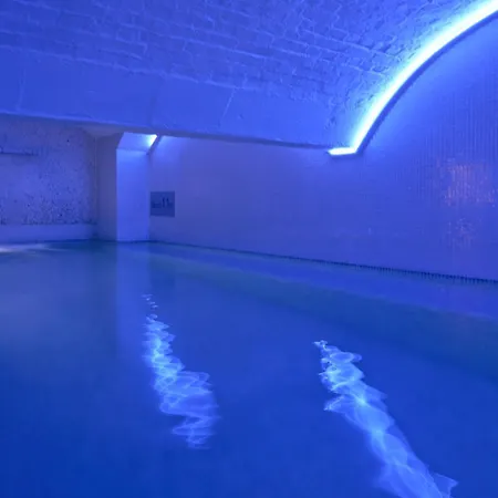 Готель Harbour & Бристоль