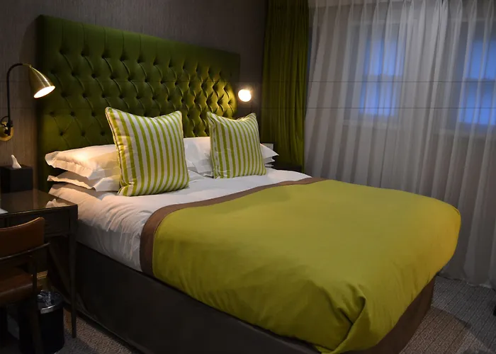 Harbour & Отель Бристоль