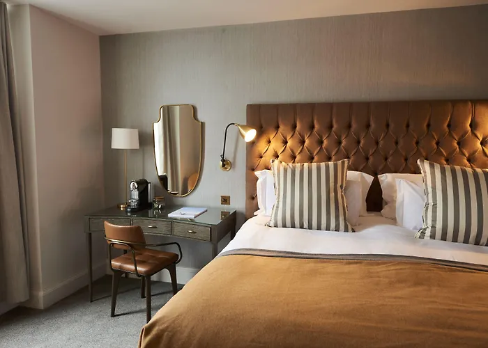 Отель Harbour & 4*